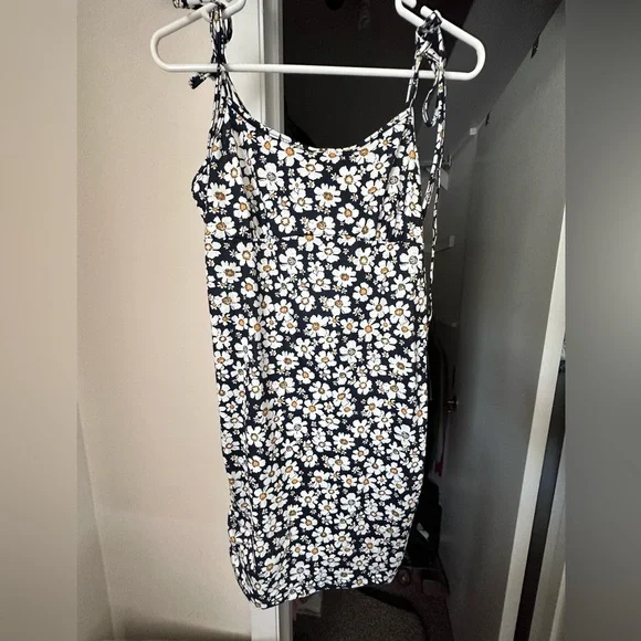 Body con floral dress - Picture 2 of 6